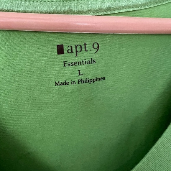 APT 9 green top - Picture 3 of 3